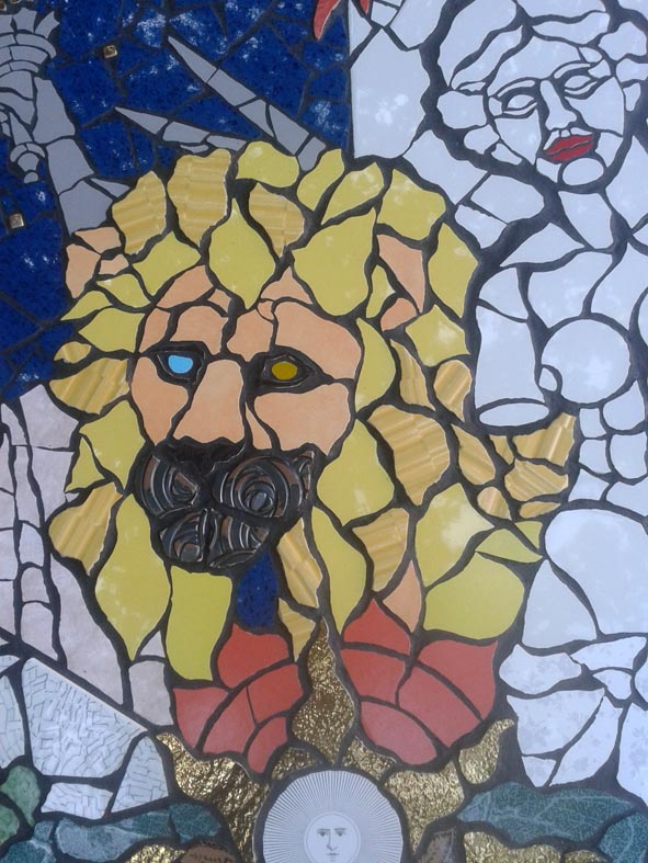 Leone e Venere di Milo. Mosaico di Orodè Deoro