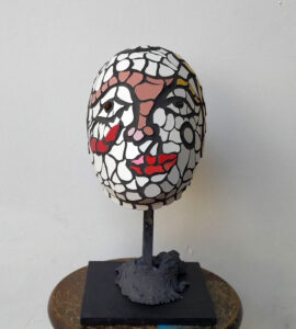 Head. Sculpture mosaic, iron. Cm 18x18x37. 2019