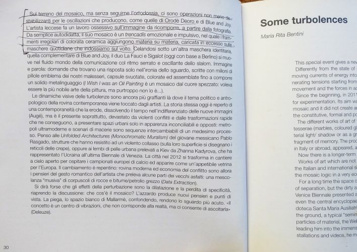 Eccentrico musivo. Catalogo Collettiva Museo MAR 2015. Pag. 30 dal testo critico di Maria Rita Bentini